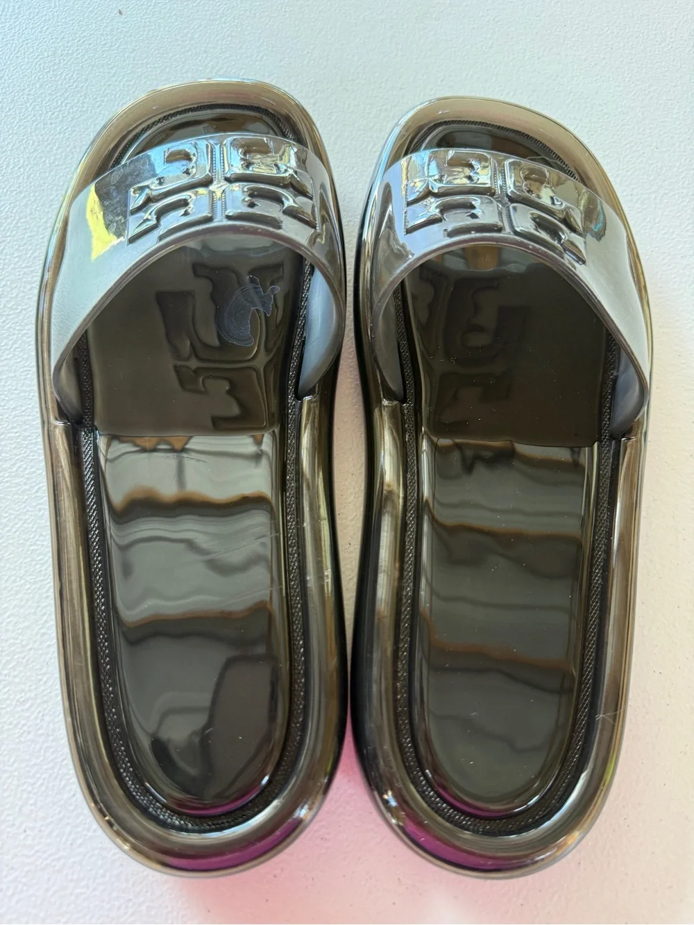 Tory Burch Women's Bubble Jelly Slide Sandals size 9B Black.